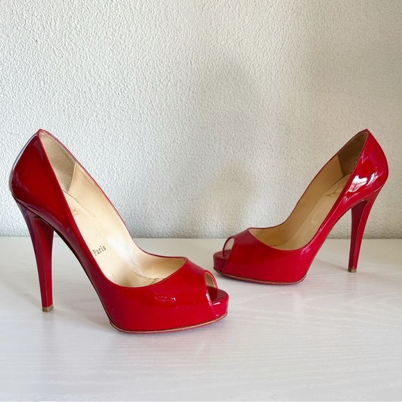 Christian Louboutin Very Prive Red Patent Leather Peep Toe Heels Size EU 38.5